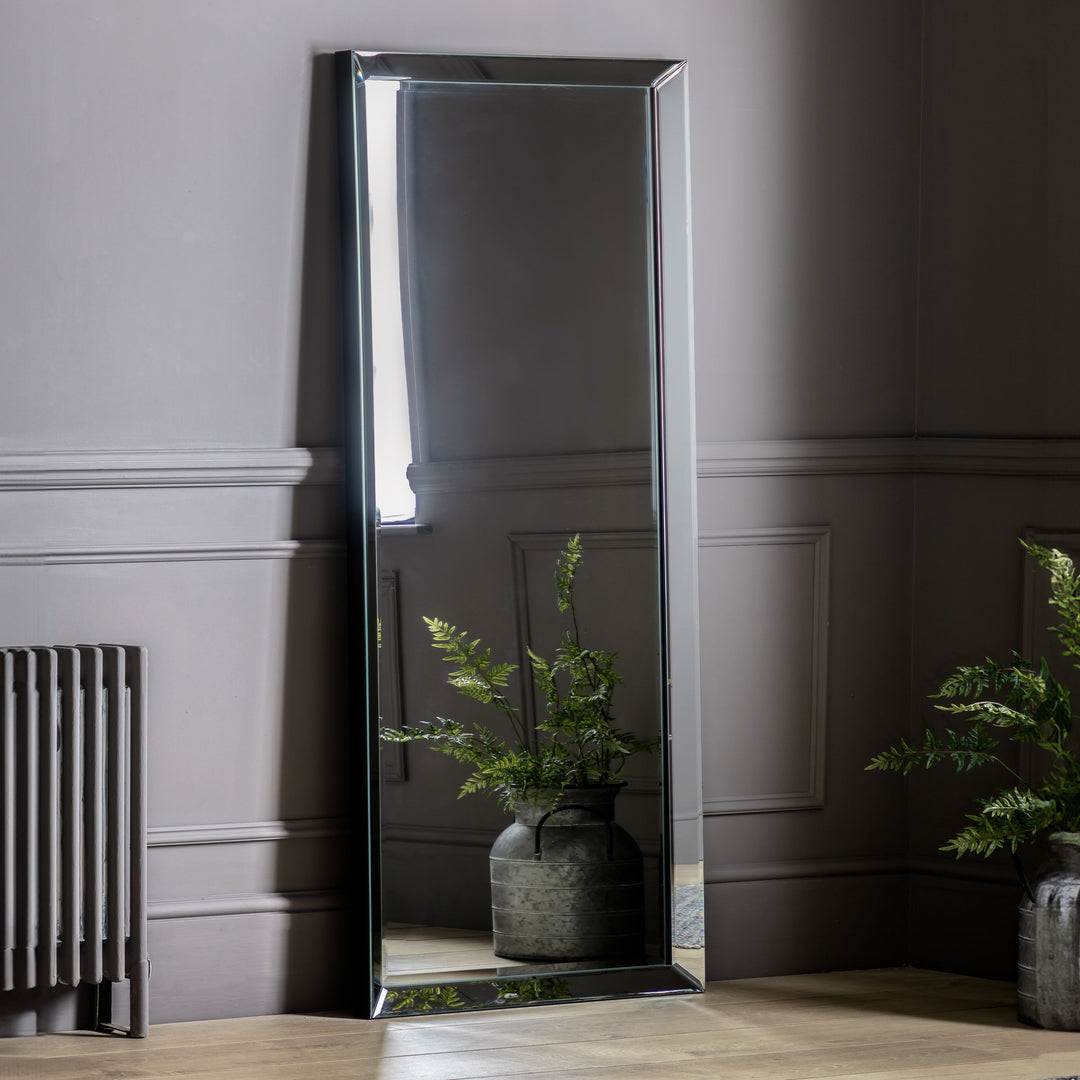 Luna Leaner Mirror
