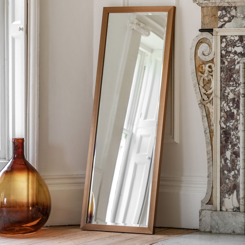 Wallace Leaner Mirror