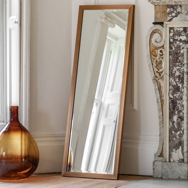 Wallace Leaner Mirror
