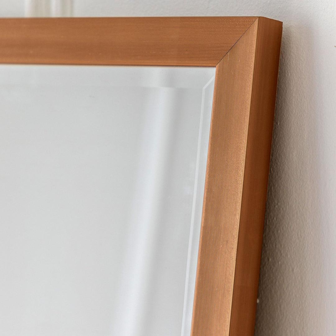 Wallace Leaner Mirror