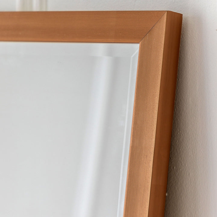 Wallace Leaner Mirror