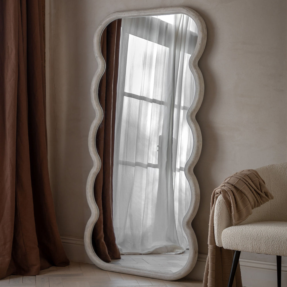 Como Curved Leaner Mirror