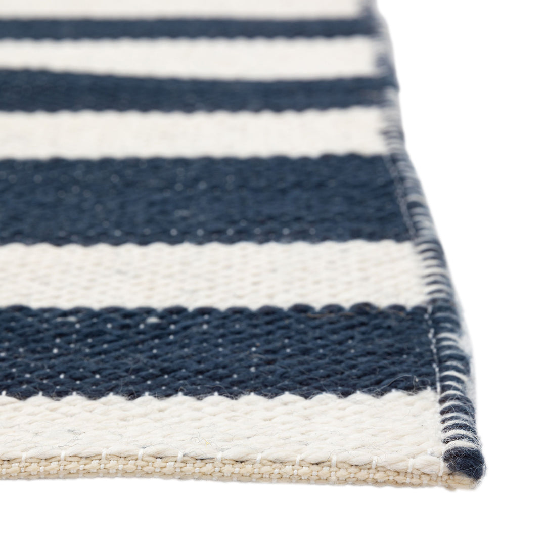 Kingston Jacquard Rug Blue - TheArtistsQuarter