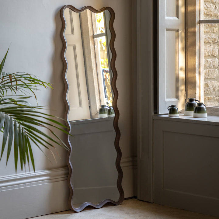 Wiggle Leaner Mirror - TheArtistsQuarter