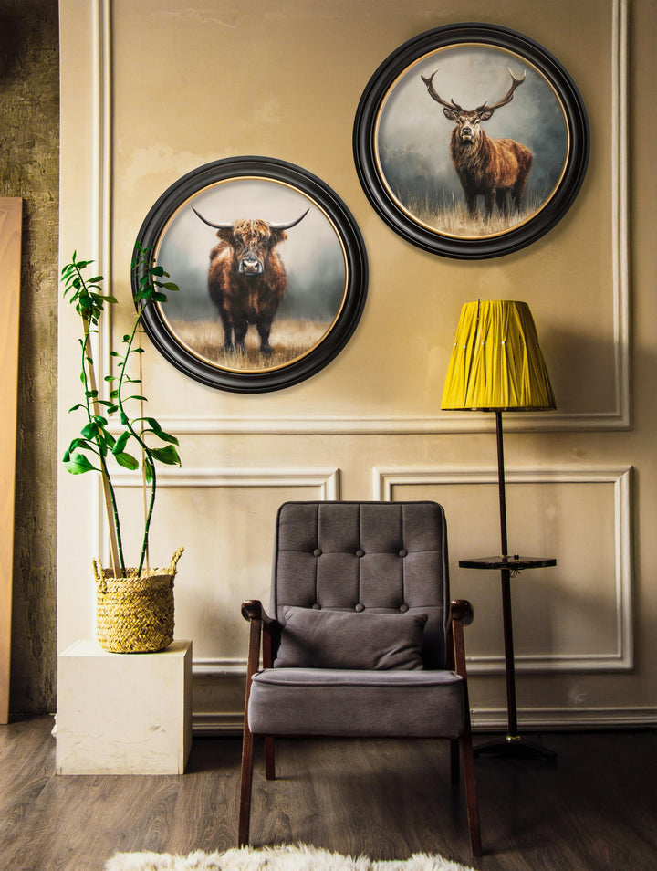 Highland Cow - Oxford Round Frame