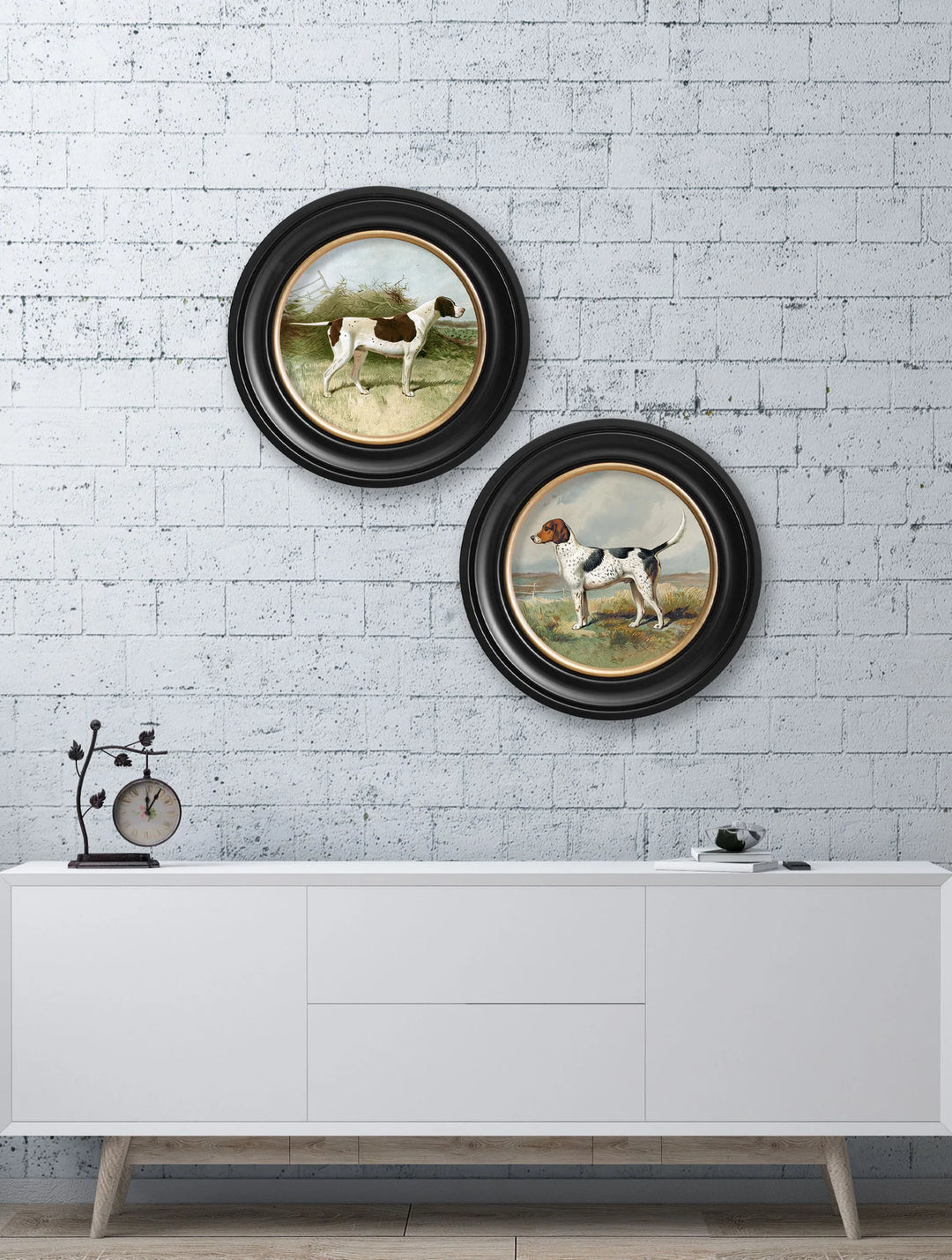 c.1881 Gun Dogs - Round Frame - TheArtistsQuarter
